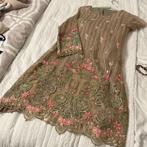 Chiffon Pakistani suit- unbranded